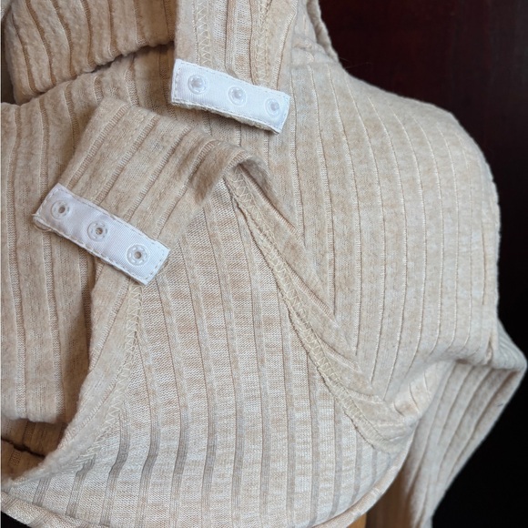 Soft woven Cream Ribbed Turtleneck body suit - Picture 5 of 6